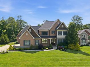 587 Forestedge Dr, Cincinnati, OH 45255