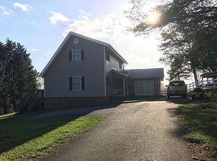 134 Strawberry Ln, Mount Airy, NC