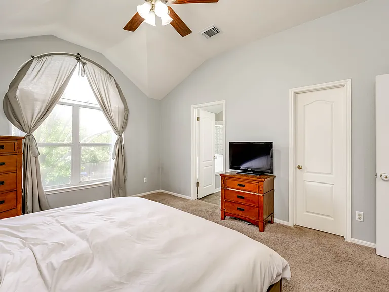 3625 Hawk Ridge St — Photo 19