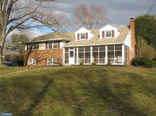 208 Devon Rd, Cinnaminson, NJ 08077
