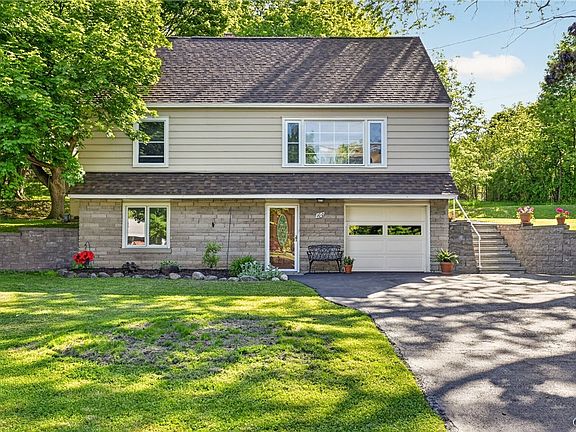 3rd image of 100 Fieldcrest Dr