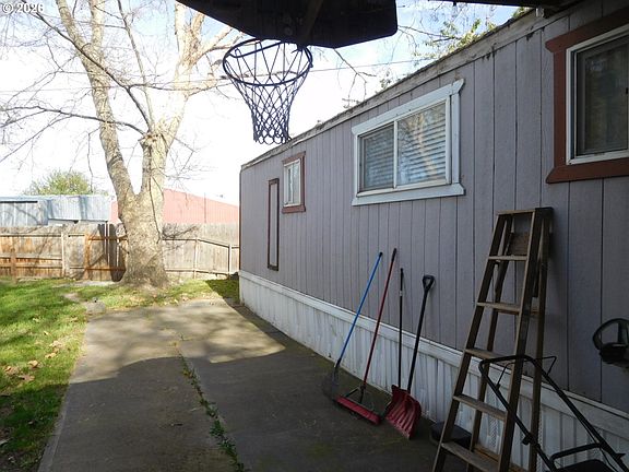 3rd image of 53752 Appleton Rd Unit 17