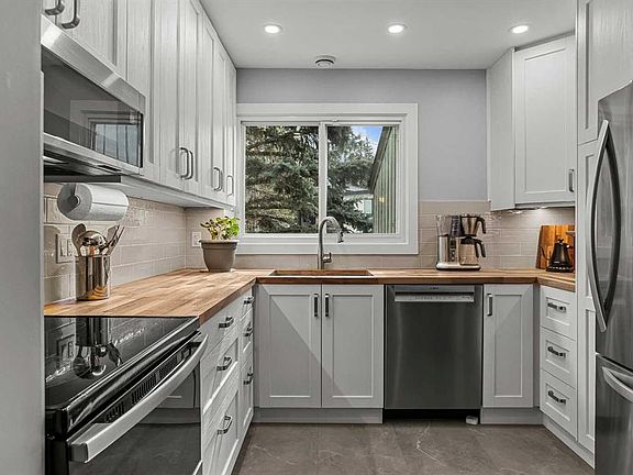 3rd image of 630 SW 3rd St #9