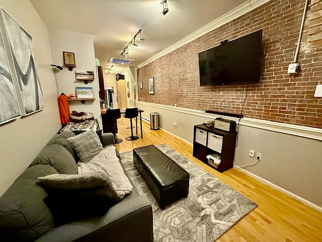 1 bed, 515 sqft, $2,700 — Photo 3