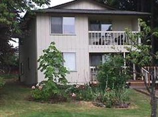 1002 E Marine View Dr, Everett, WA 98201