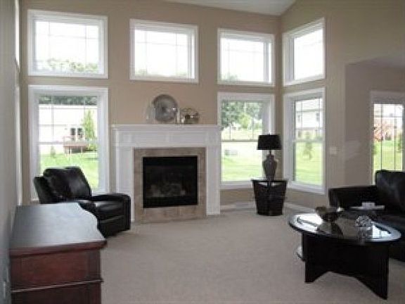 4th image of 1059 Fairfield Dr