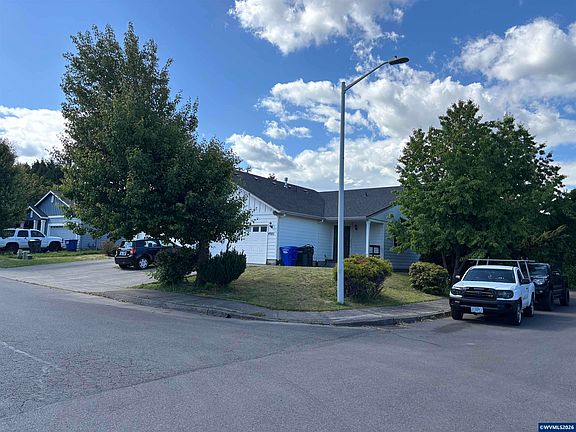 3rd image of 4981-4985 Fontana St SE