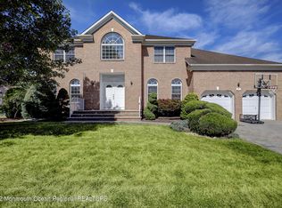 47 Monkton Rd, Manalapan, NJ 07726