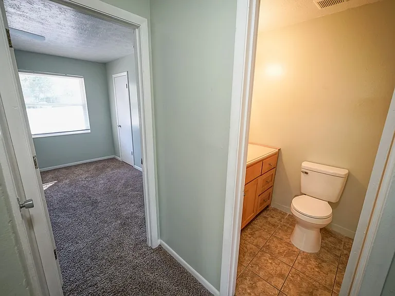2304 Hartsfield Ct #B — Photo 14