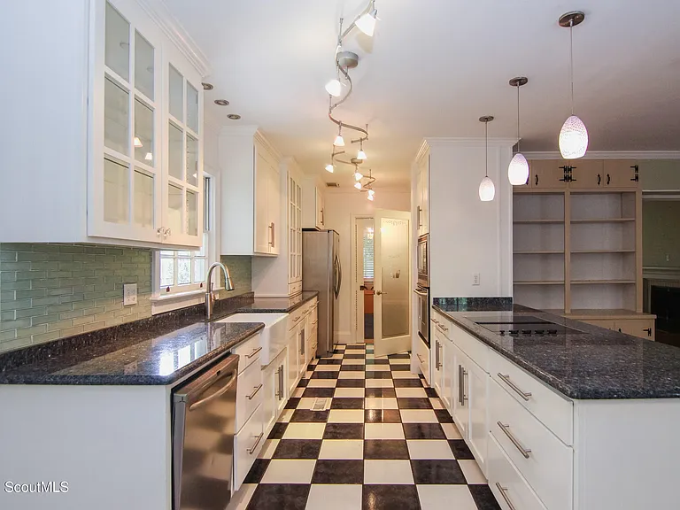 1207 Pine Ave — Photo 21