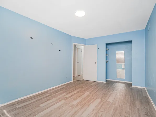 1740 East 13th Street image 4 of 24