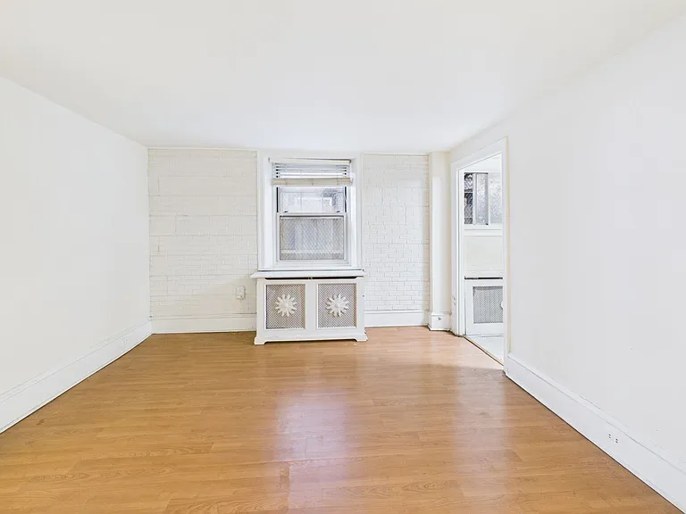 2030 Spruce Street — Photo 4