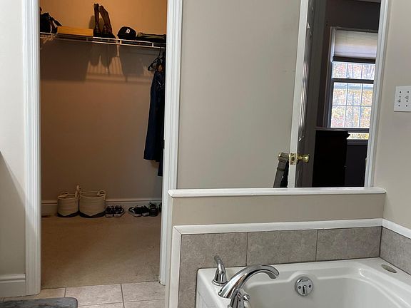 5th image of 964 Ashton Pl