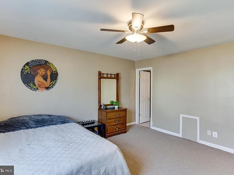 2500 Markham Ln — Photo 8