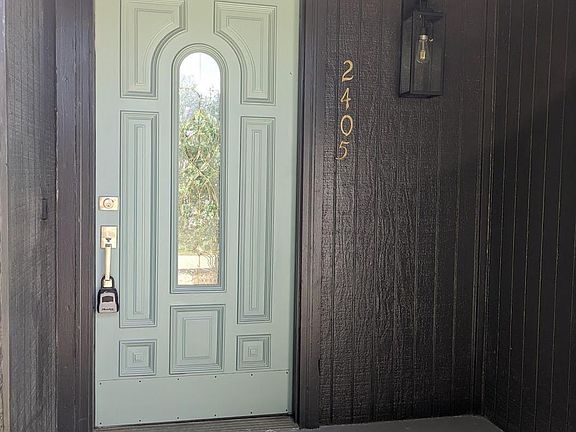 3rd image of 2405 W Driftwood Dr