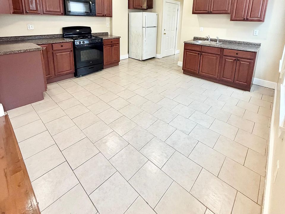 1st image of 68 Pierpont St #1R