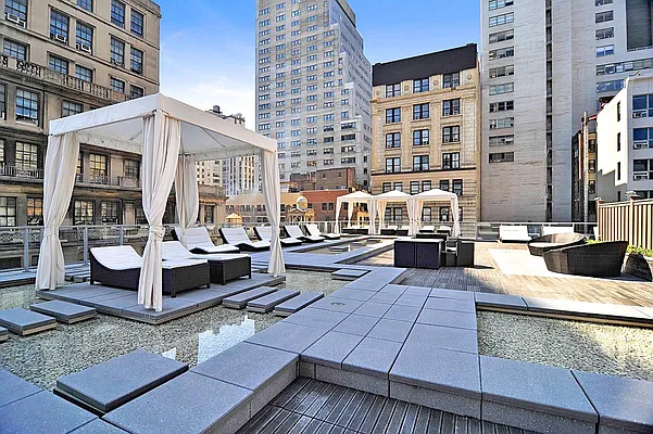 Sold by Compass | media 25