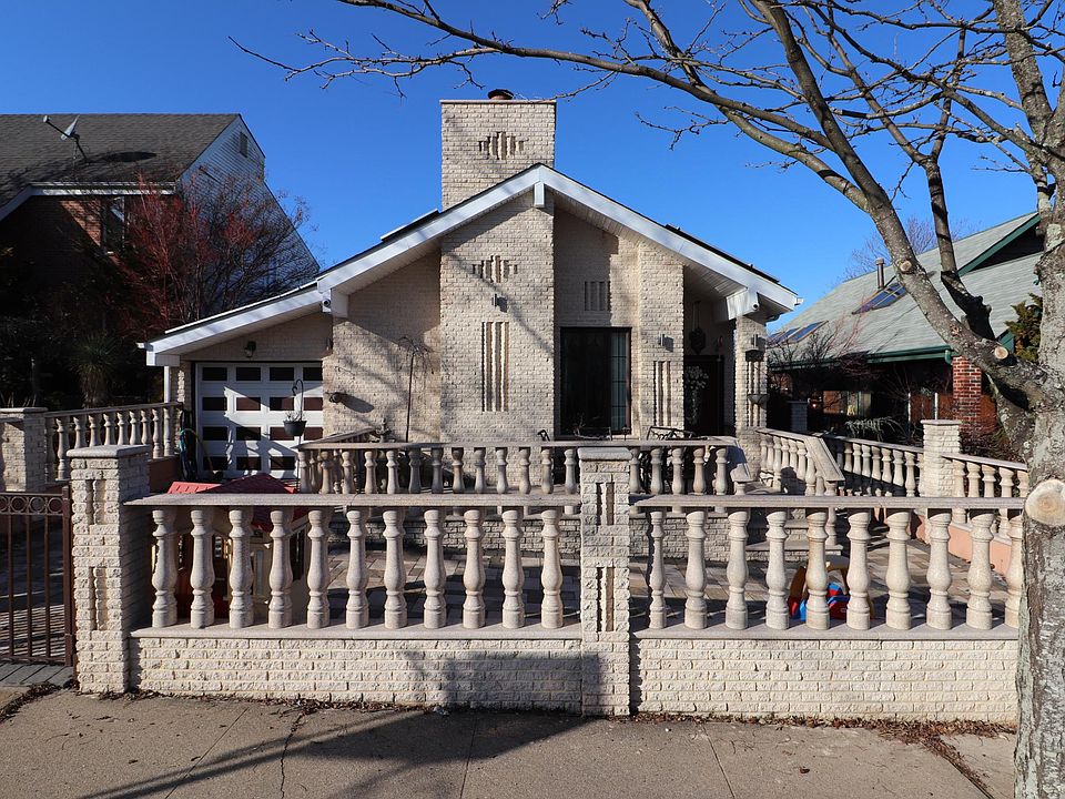 1st image of 166 Heffernan St #1
