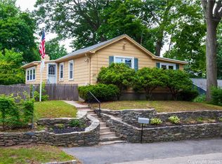105 Naushon Ave, Warwick, RI 02888