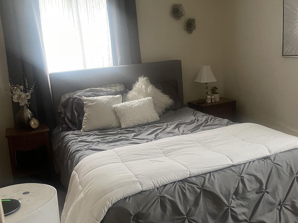 1st image of 464 Pullman Ave #3