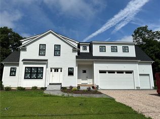 127 Oakwoods Dr, South Kingstown, RI 02879