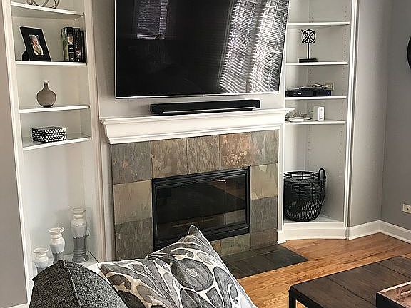3rd image of 3835 N Ashland Ave
