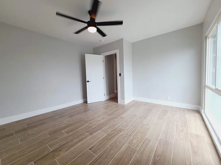 1776 S Rimpau Blvd — Photo 5