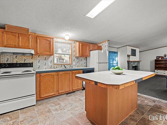 3rd image of 296 Kenlock St SE
