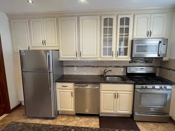 24-12 24th St #2, Astoria, NY 11102