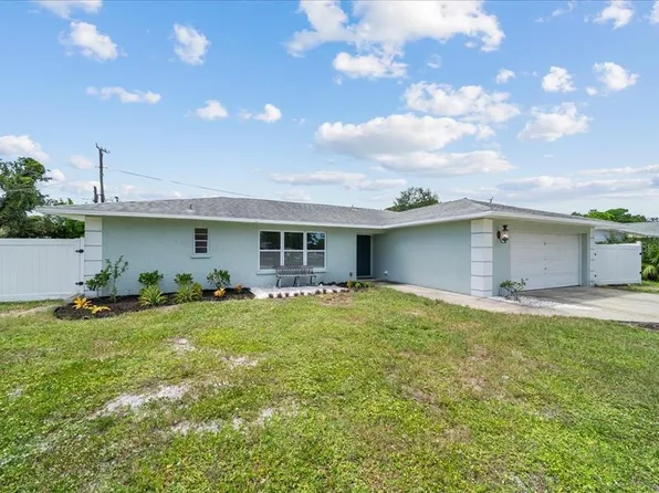 3634 York Dr W, Bradenton, FL 34205