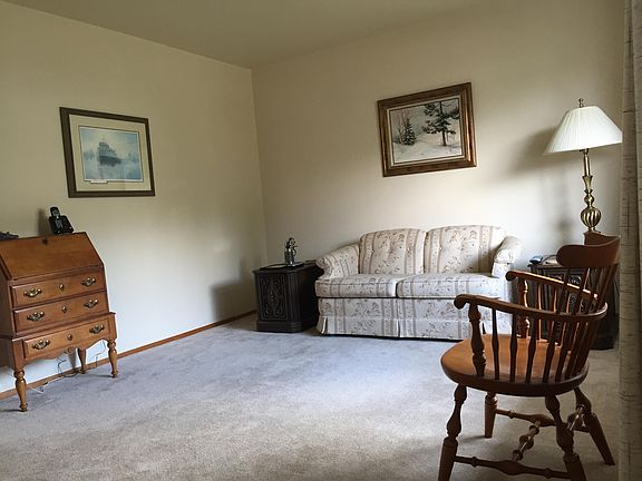 4th image of 1613 Young St