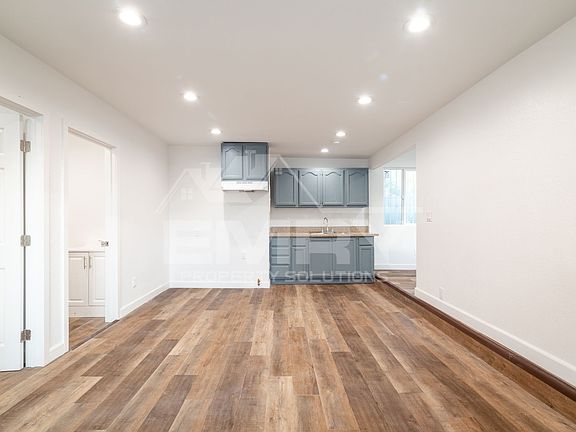 2nd image of 456 E Market St Unit 2
