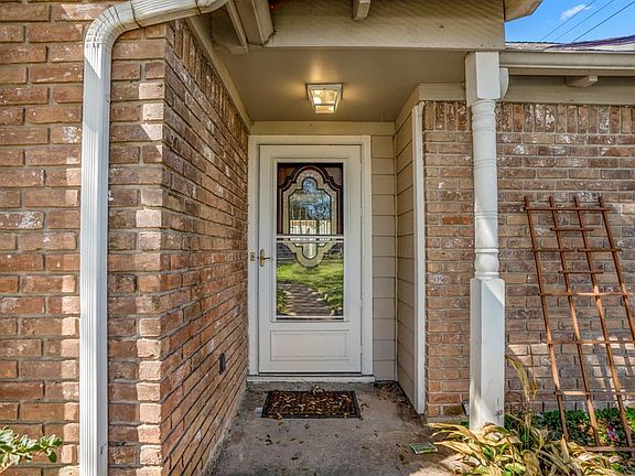 4th image of 2639 Pine Village Drive
