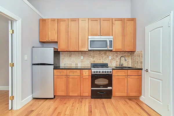 Rented by Living New York | media 37