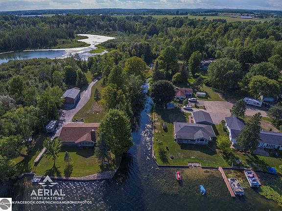 3rd image of 3087 Zettel Dr