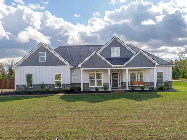 176 McLendon Rd, Fort Mitchell, AL 36856