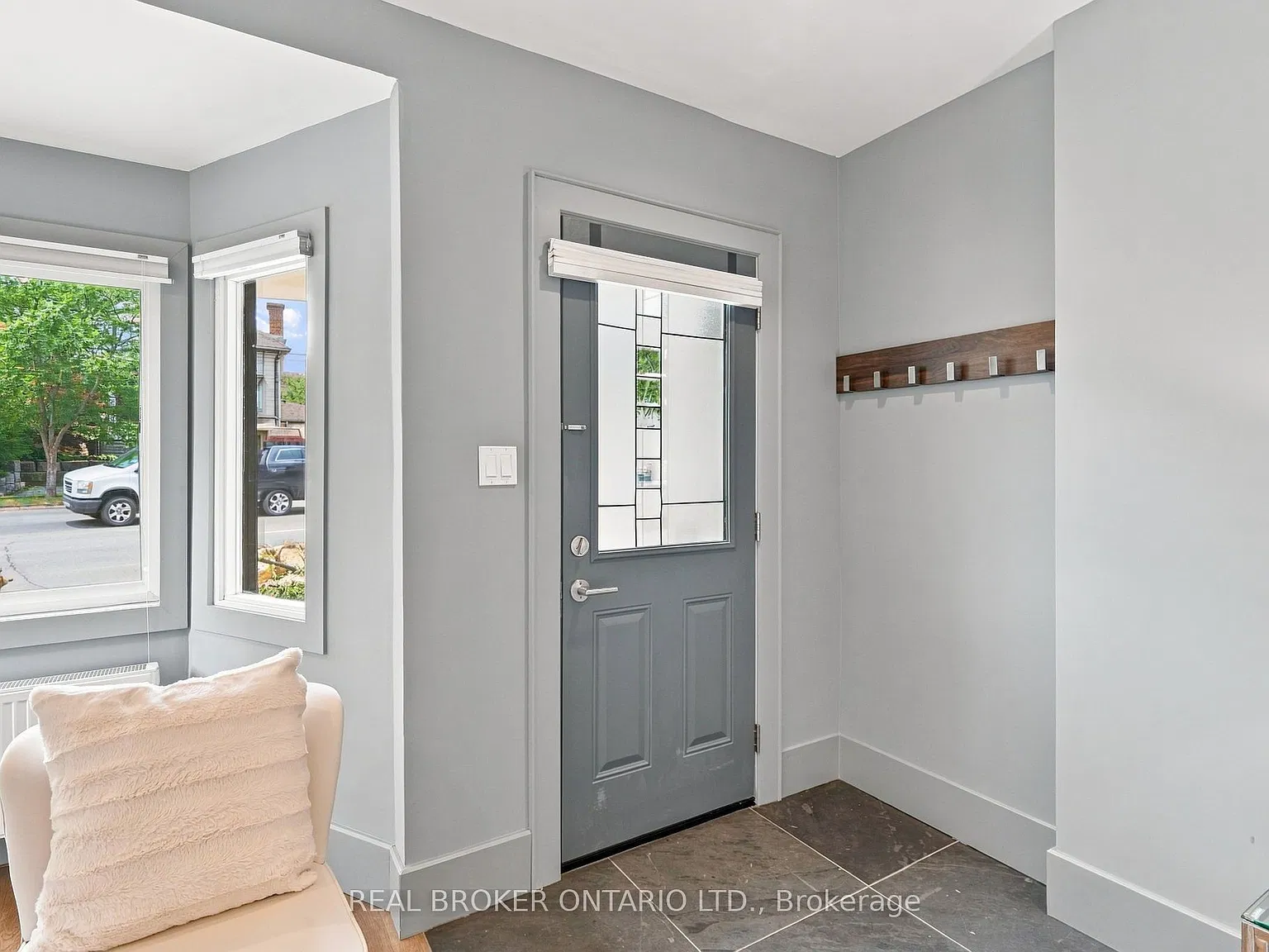 3 bed, $3,400 — Photo 2