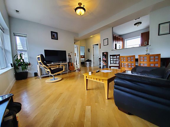 4th image of 4650 N Saint Louis Ave APT 3C