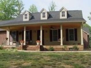 305 Donna Dr, Lenoir City, TN 37771