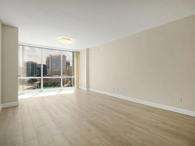 322 E Central Blvd #1206 — Photo 2