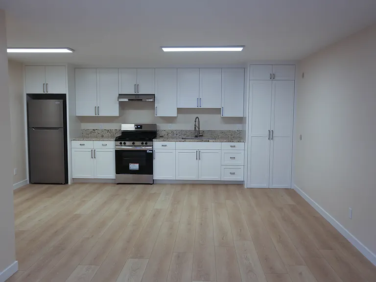 214 S Voluntario St #D — Photo 3