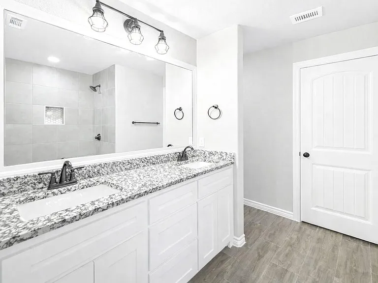 228 Saint Charles Dr — Photo 7