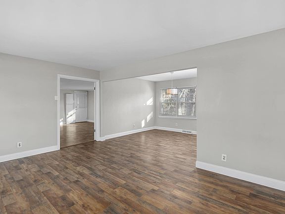 3rd image of 7 Sona Ln