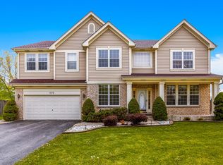 408 Pinehurst Ct, Gurnee, IL 60031