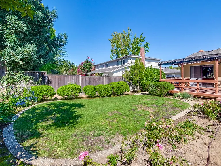 21940 Rucker Dr — Photo 24