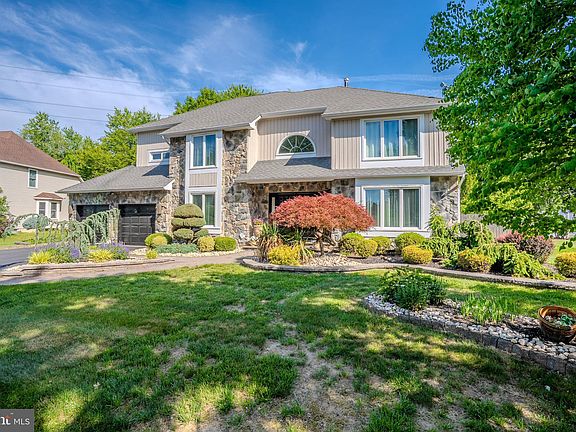 2nd image of 61 Amherst Way