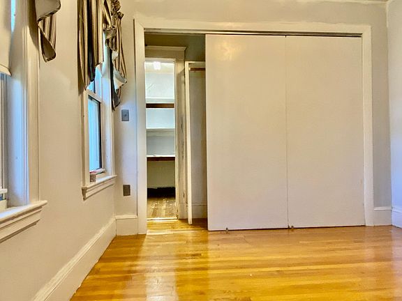 3rd image of 32 Atherton St