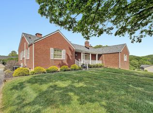 5040 Pleasant Hill Dr, Roanoke, VA 24018