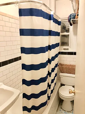 Rented by City Roots Realty | media 31