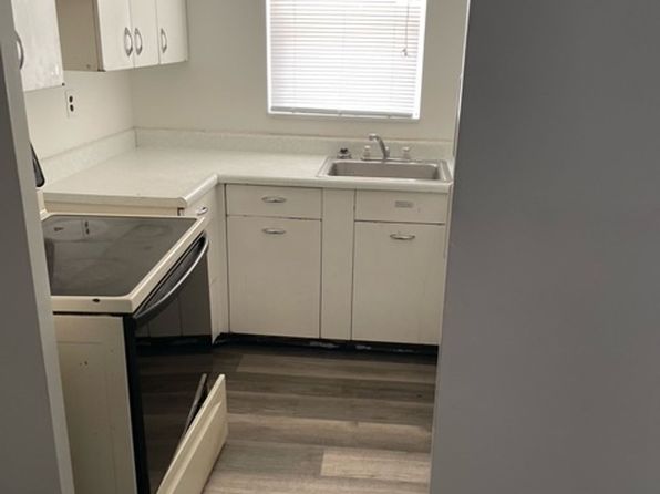 828 SW Illinois Ave, 828 Illinois Ave SW #8, Huron, SD 57350